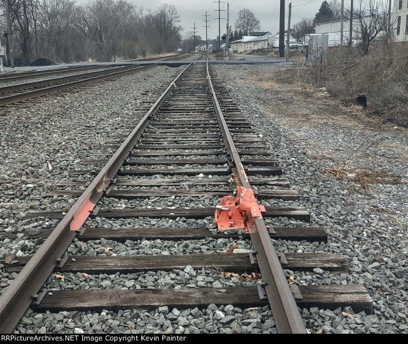 Derail looking east